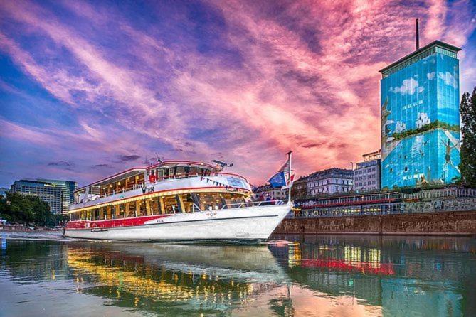 Family Deluxe A Stone Throw From The City Centre And Danube Viena Exterior foto